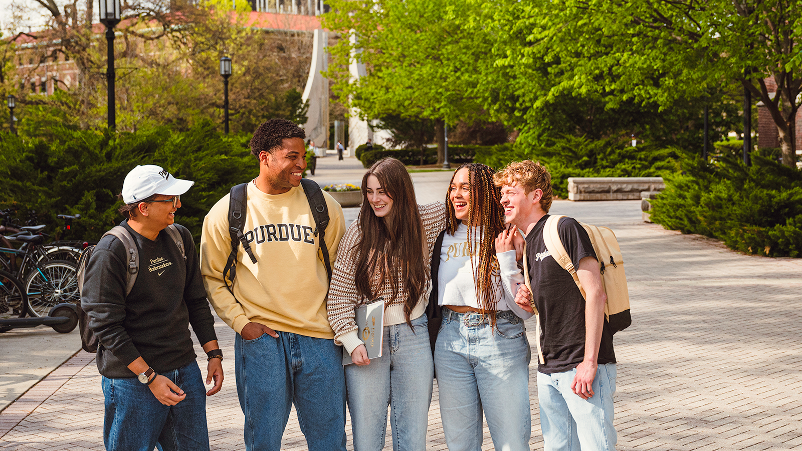 Students chatting together near the Engineering fountain
